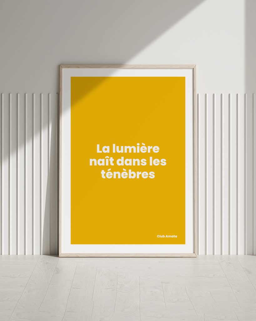 La lumière naît dans les ténèbres