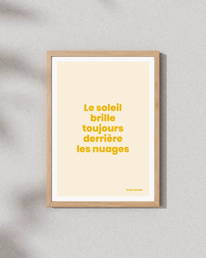 Le soleil brille toujours derrière les nuages